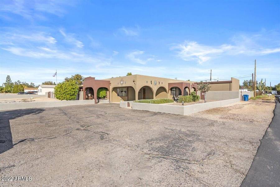 2049 N LINDSAY Road, Mesa, AZ 85213