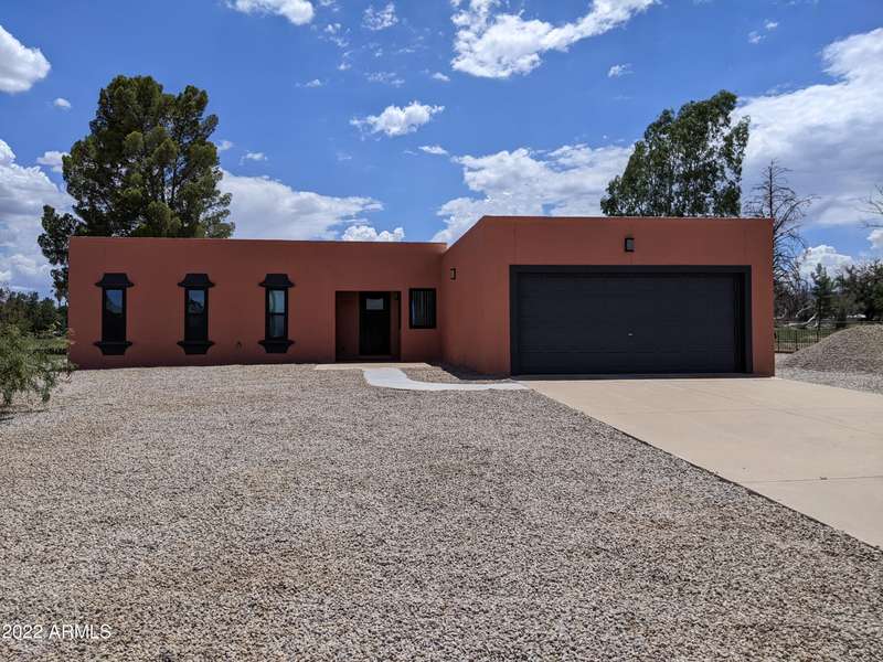 1018 E GENEVA Street, Pearce, AZ 85625