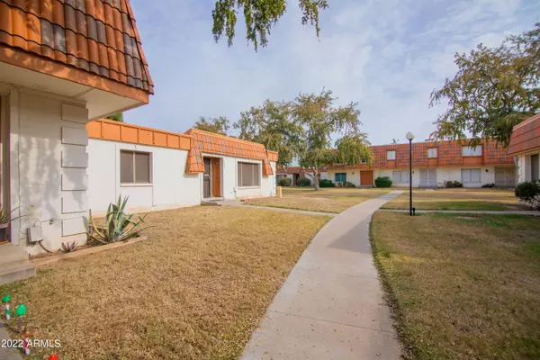 7825 N 49TH Avenue, Glendale, AZ 85301