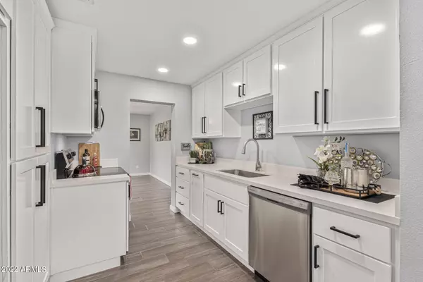 Phoenix, AZ 85021,7049 N 24TH Avenue