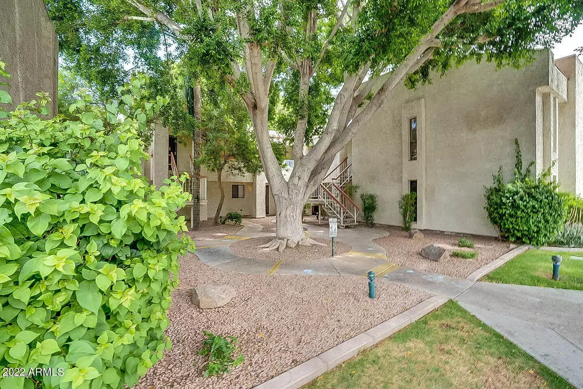 Phoenix, AZ 85051,3119 W cochise Drive #152