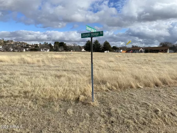 18637 S JOSEPH HODGE Road #87, Kirkland, AZ 86332