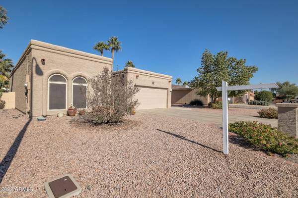 Sun Lakes, AZ 85248,9502 E LAWNDALE Place E