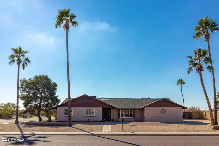 6303 W GROVERS Avenue, Glendale, AZ 85308