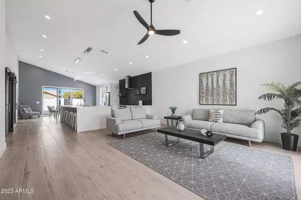 Phoenix, AZ 85014,1434 E WELDON Avenue