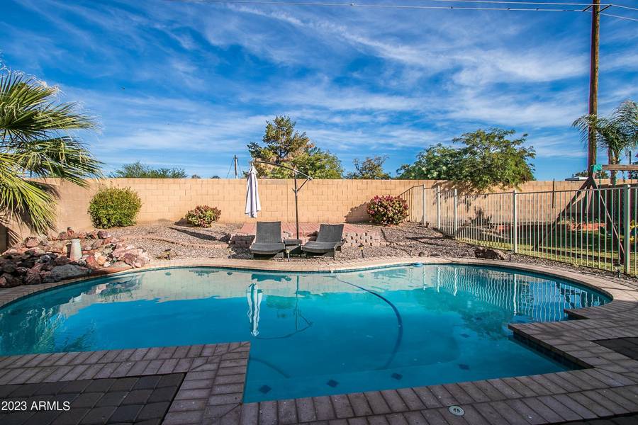 7604 W GARDENIA Avenue, Glendale, AZ 85303