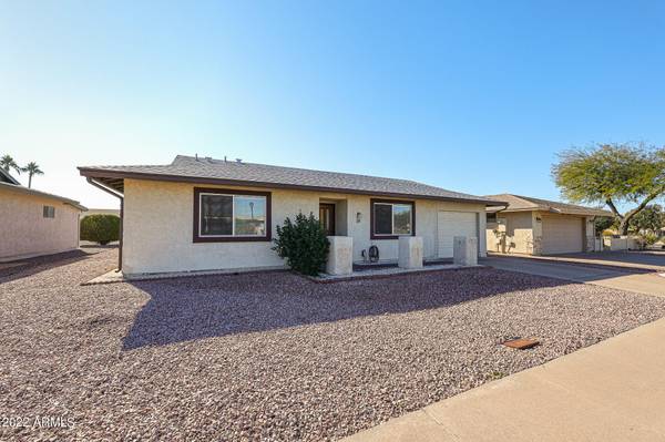 853 LEISURE WORLD --, Mesa, AZ 85206