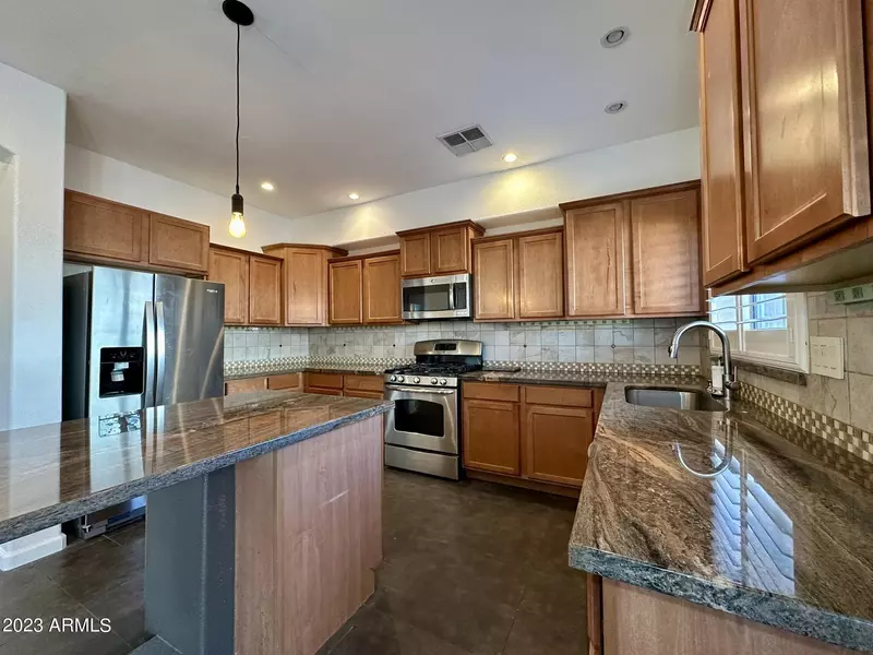 3823 S CROSSCREEK Drive, Chandler, AZ 85286