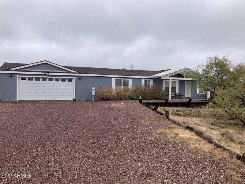 22520 W HYLTON Way, Congress, AZ 85332