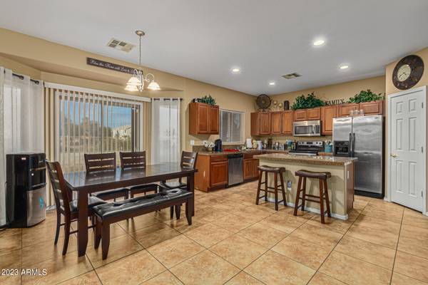 Tolleson, AZ 85353,9406 W ELWOOD Street