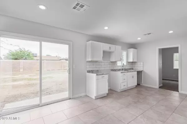 Phoenix, AZ 85009,4226 W HOLLY Street