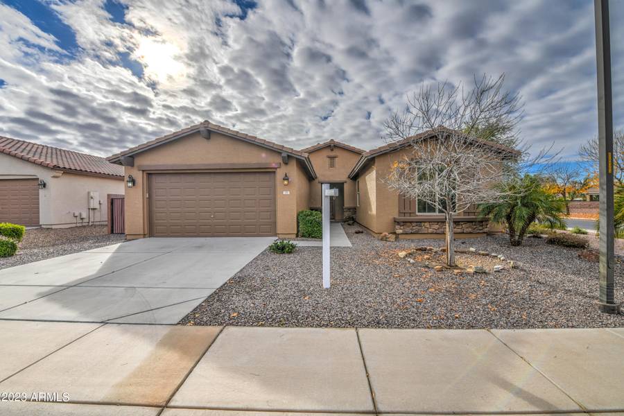 79 W LEATHERWOOD Avenue, San Tan Valley, AZ 85140