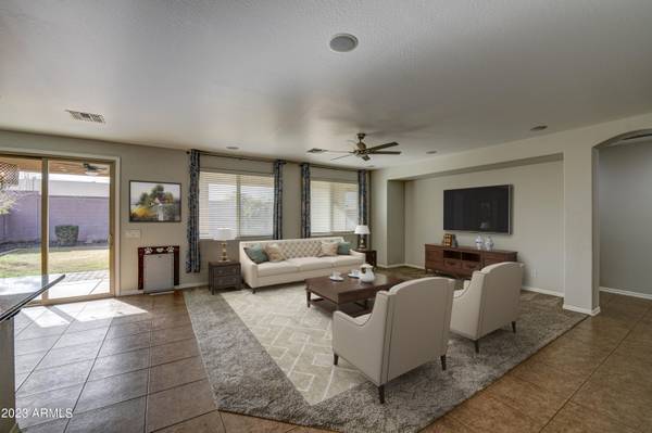 San Tan Valley, AZ 85140,79 W LEATHERWOOD Avenue