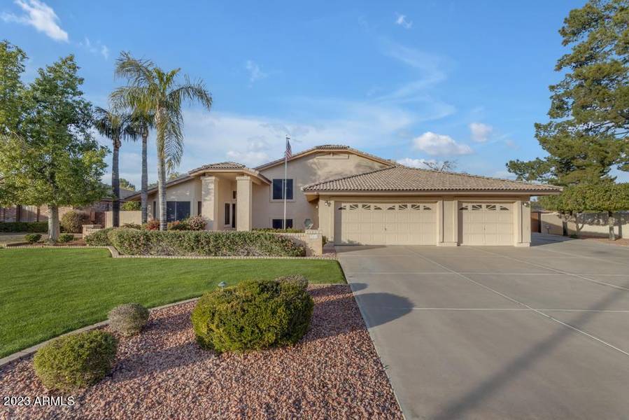 7112 W REDFIELD Road, Peoria, AZ 85381