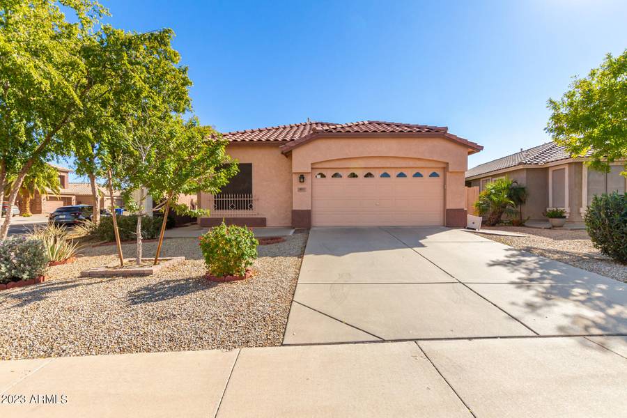 893 E KYLE Court, Gilbert, AZ 85296