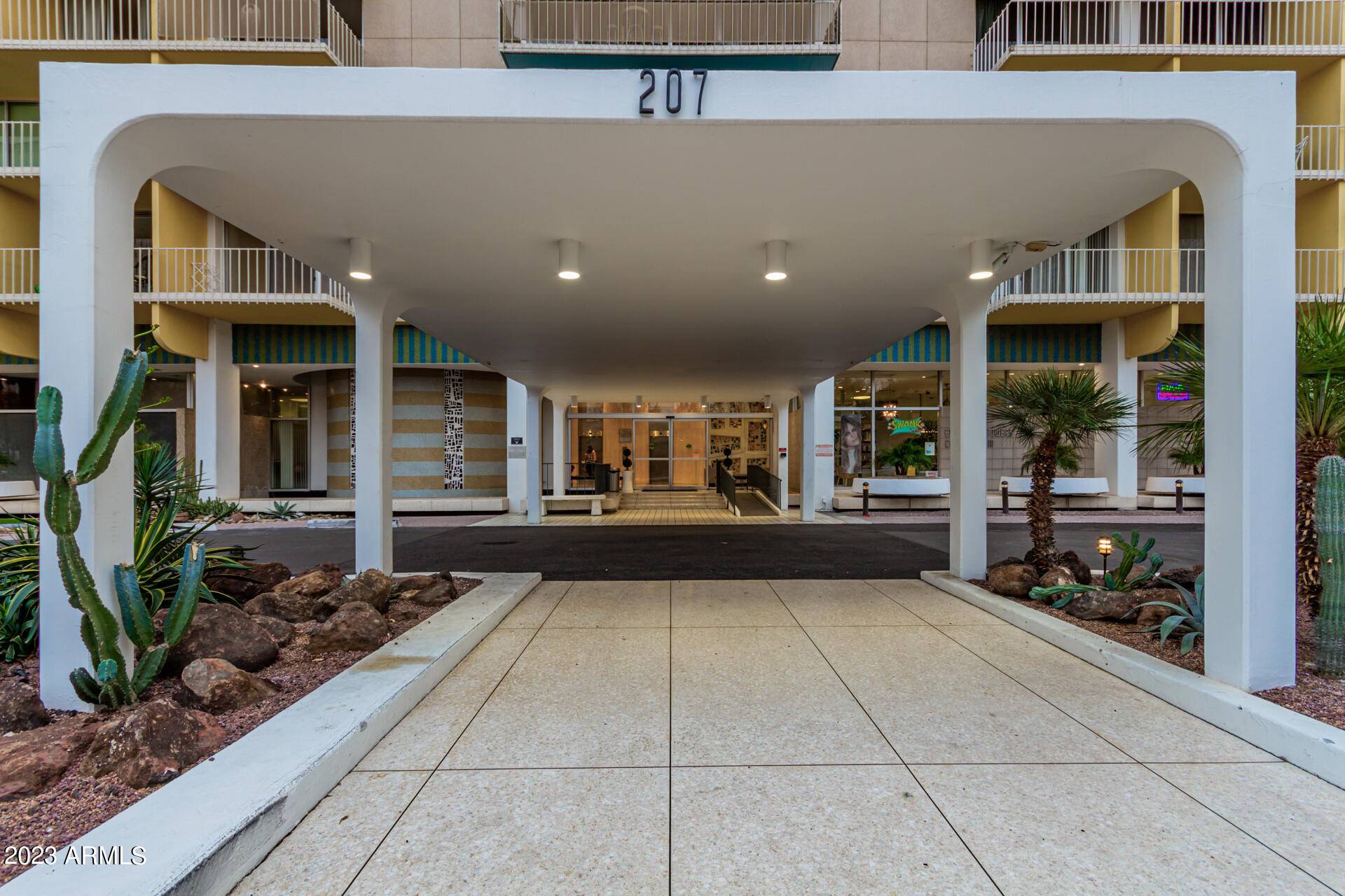 Phoenix, AZ 85013,207 W CLARENDON Avenue #H7
