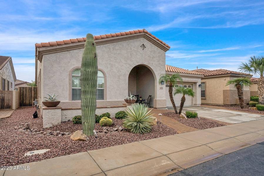 4713 E RAKESTRAW Lane, Gilbert, AZ 85298