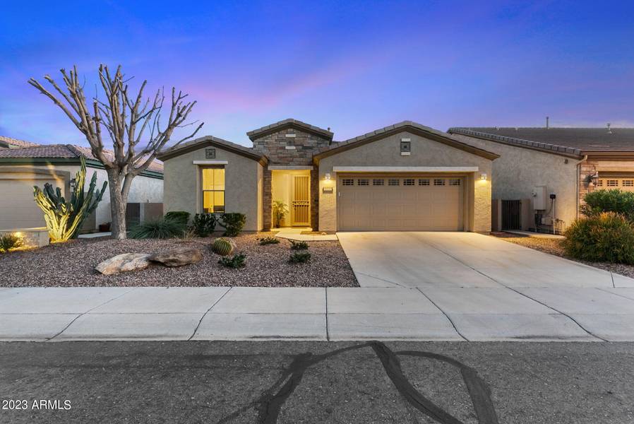 4737 E RAKESTRAW Lane, Gilbert, AZ 85298