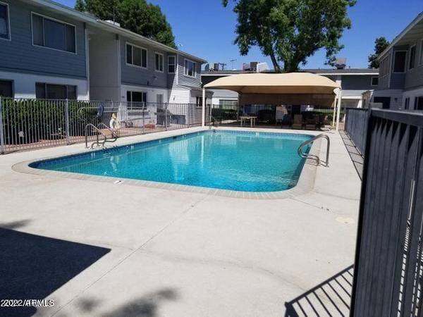 Phoenix, AZ 85017,2571 W BERRIDGE Lane #220