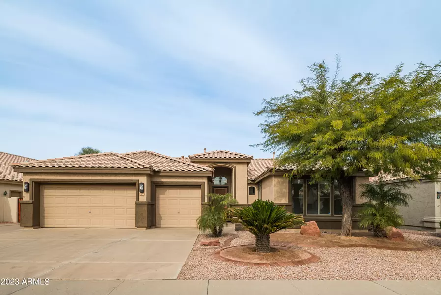 1718 E CAMPBELL Avenue, Gilbert, AZ 85234