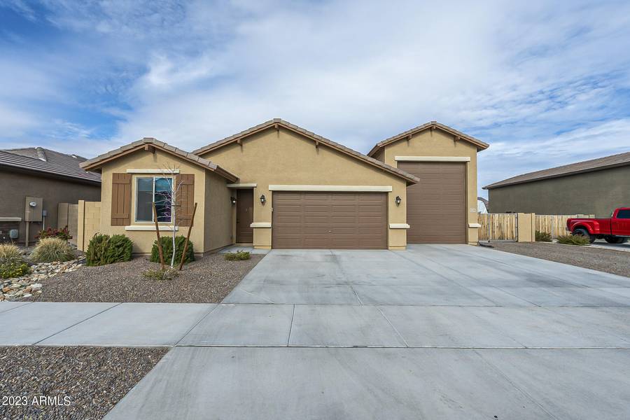 18396 W ROBIN Lane, Surprise, AZ 85387