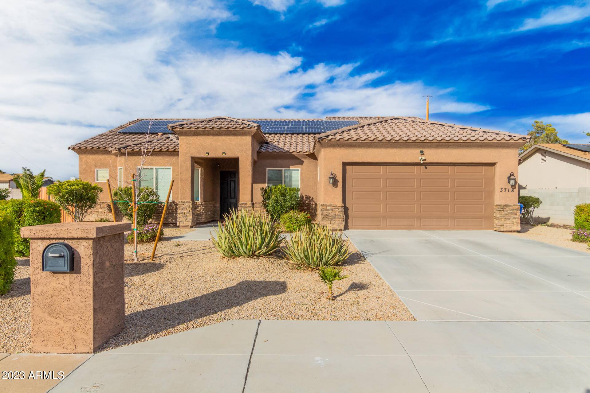 3718 E PARADISE Lane, Phoenix, AZ 85032
