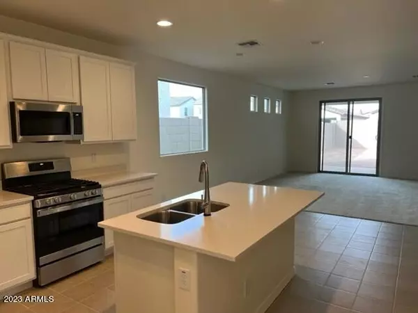 Phoenix, AZ 85043,5738 W ATLANTIS Avenue