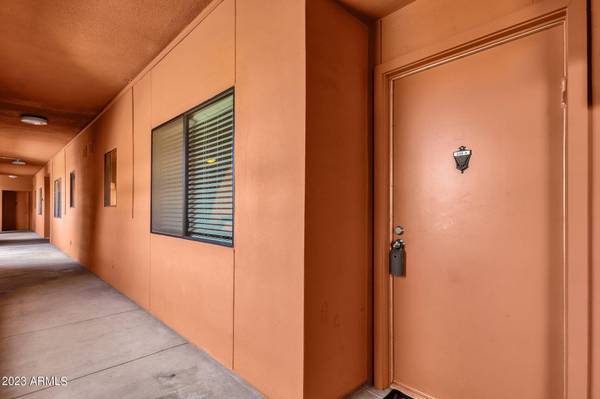 Phoenix, AZ 85032,12222 N PARADISE VILLAGE Parkway S #336