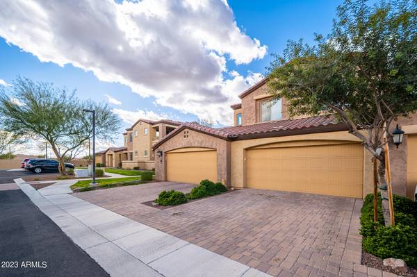 Chandler, AZ 85248,250 W QUEEN CREEK Road #114