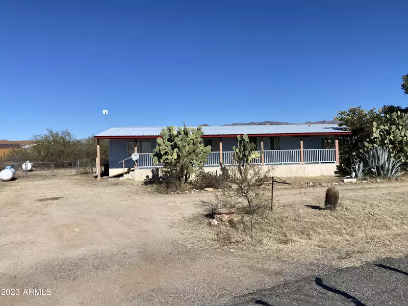 22950 HILLWARD --, Congress, AZ 85332