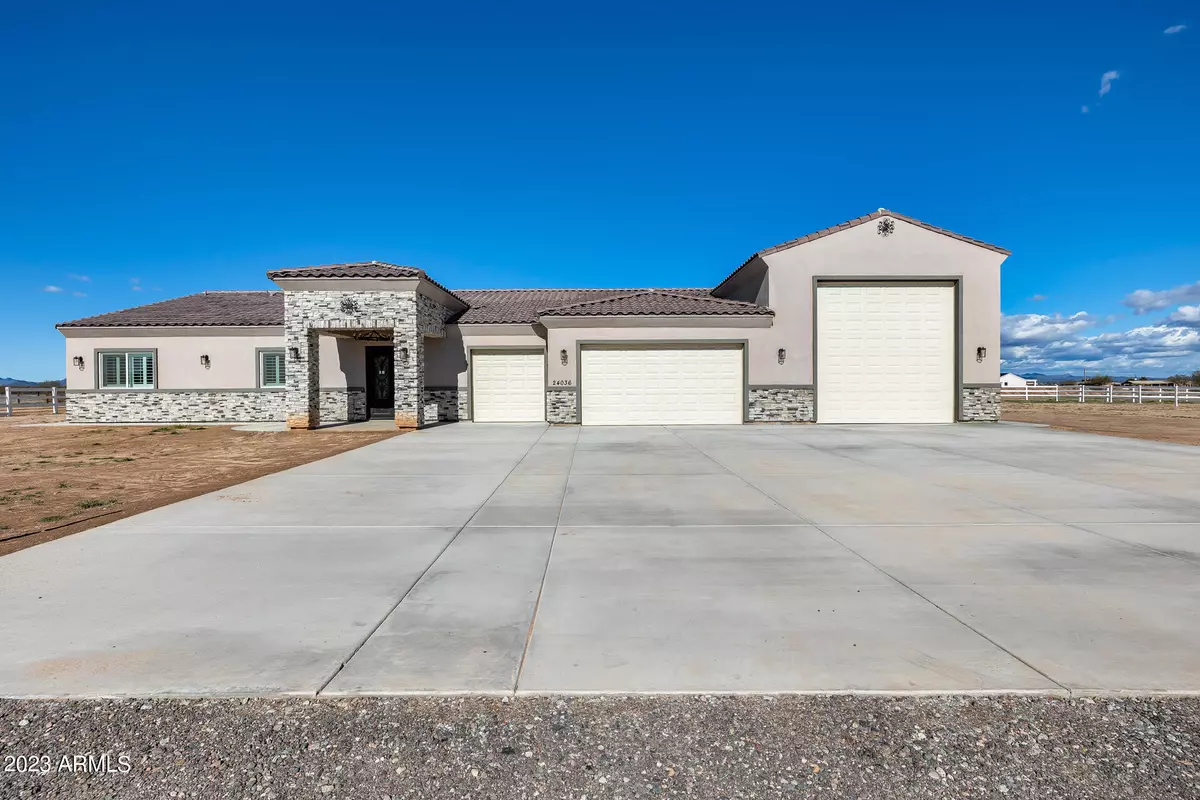 Wittmann, AZ 85361,24036 W CAVEDALE Drive