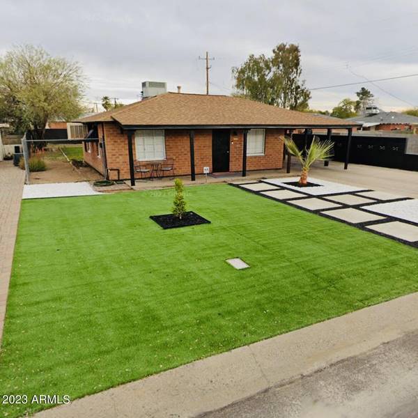 2130 W WHITTON Avenue, Phoenix, AZ 85015