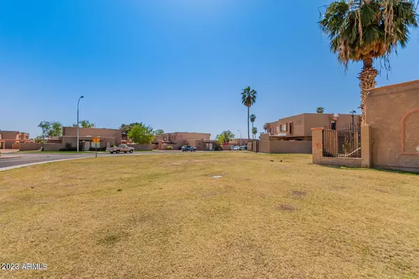 Phoenix, AZ 85043,5242 W LYNWOOD Street