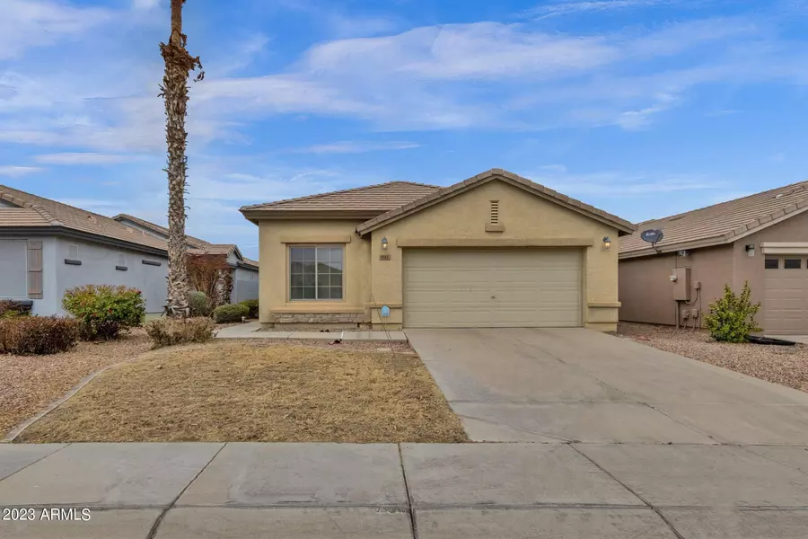 942 W DESERT HILLS Drive, San Tan Valley, AZ 85143