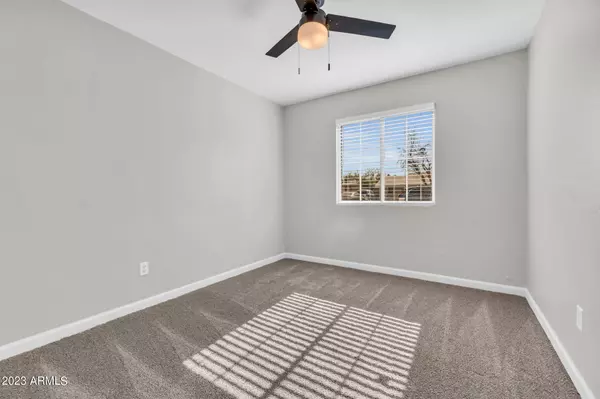 2832 W HEATHERBRAE Drive Phoenix, AZ 85017