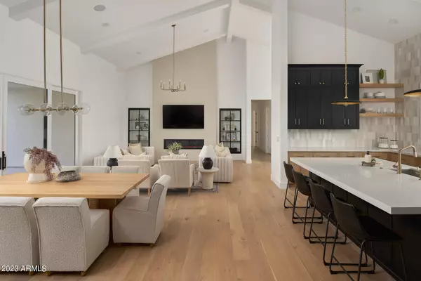 Phoenix, AZ 85018,3712 E HIGHLAND Avenue