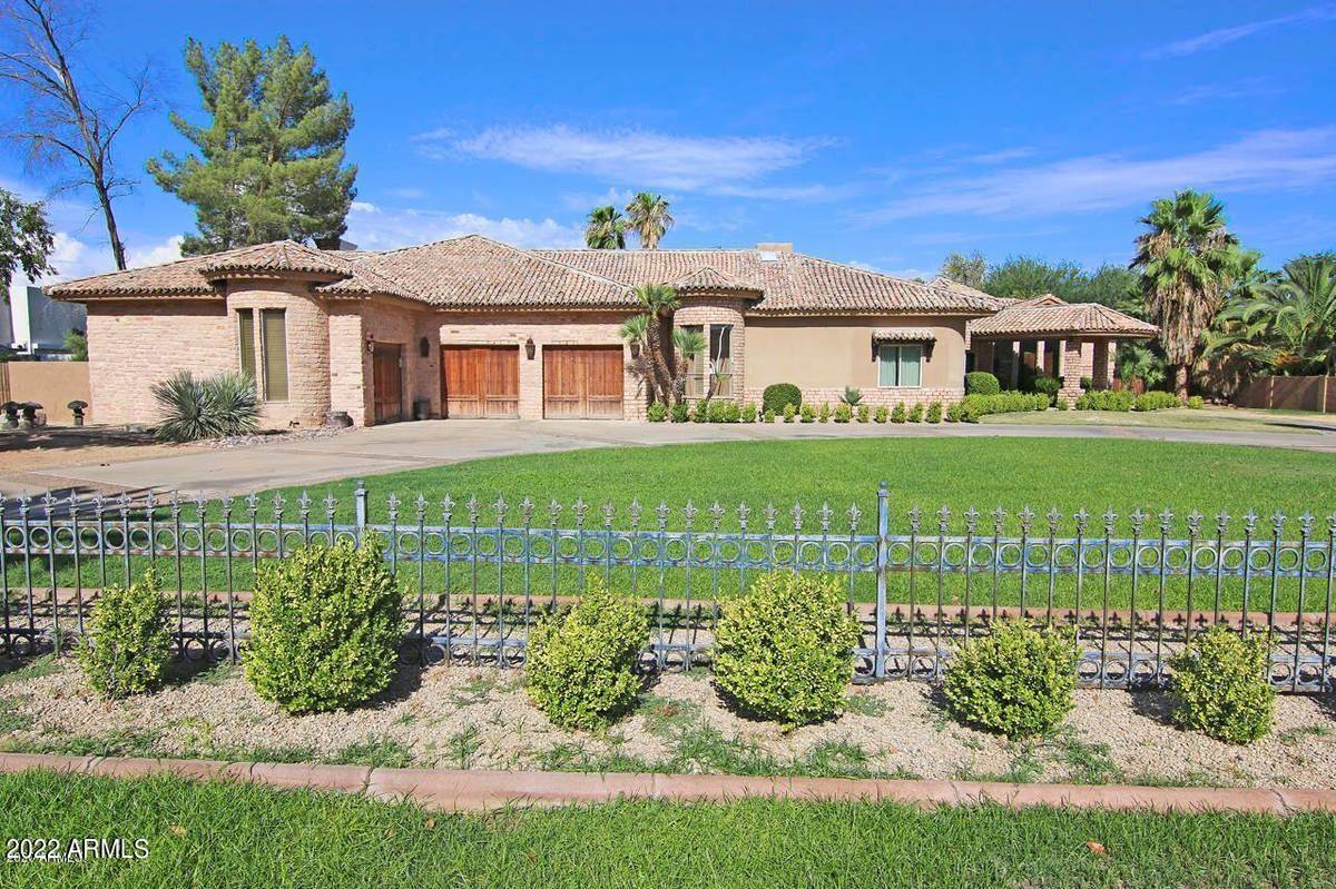 Paradise Valley, AZ 85253,9121 N 69TH Street