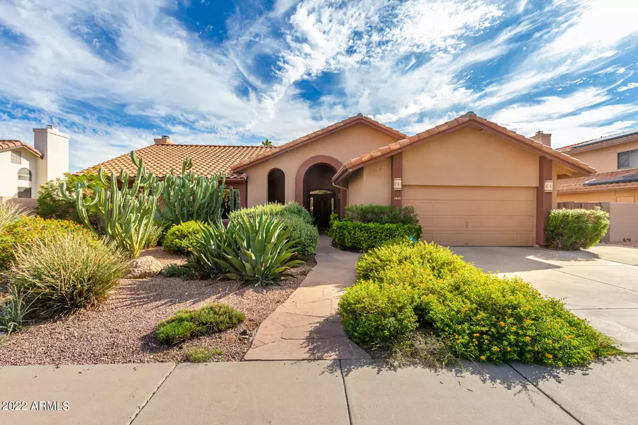 1517 W ANTIQUA Drive, Gilbert, AZ 85233