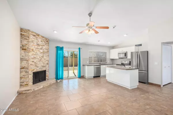 Chandler, AZ 85224,2421 W BROOKS Street