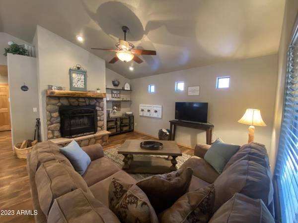 Overgaard, AZ 85933,2677 Lodge Loop