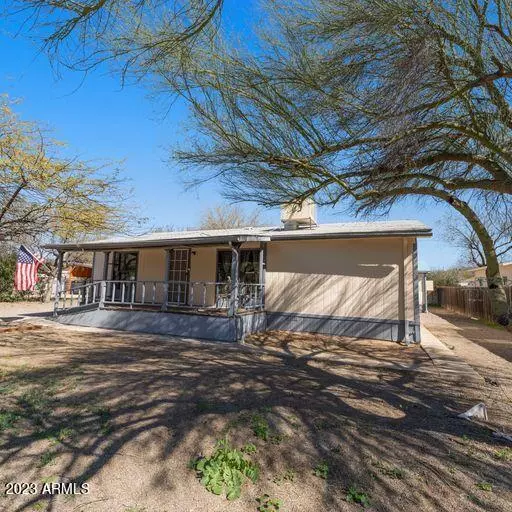 34213 S VALLEY Drive, Black Canyon City, AZ 85324