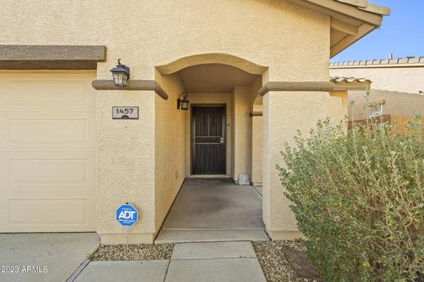 San Tan Valley, AZ 85143,1457 E DESERT HOLLY Drive