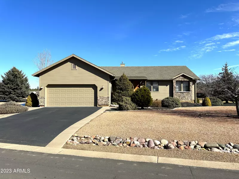 1239 N FAIRWAY Drive, Show Low, AZ 85901