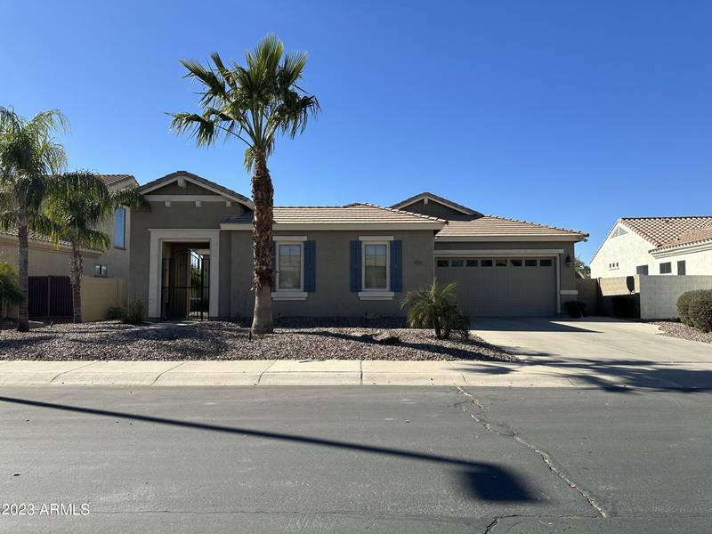 4294 S SUMMIT Street, Gilbert, AZ 85297