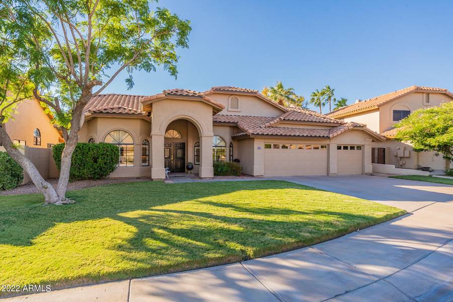 3210 S AMBROSIA Drive, Chandler, AZ 85248