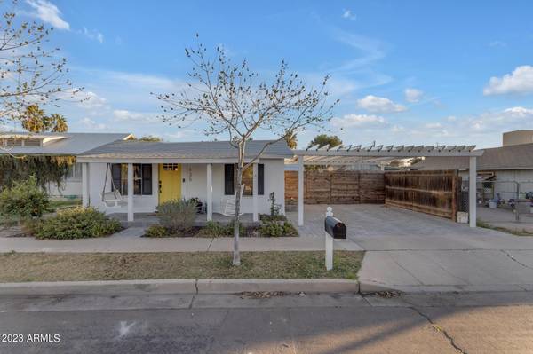 125 W WASHINGTON Avenue,  Gilbert,  AZ 85233