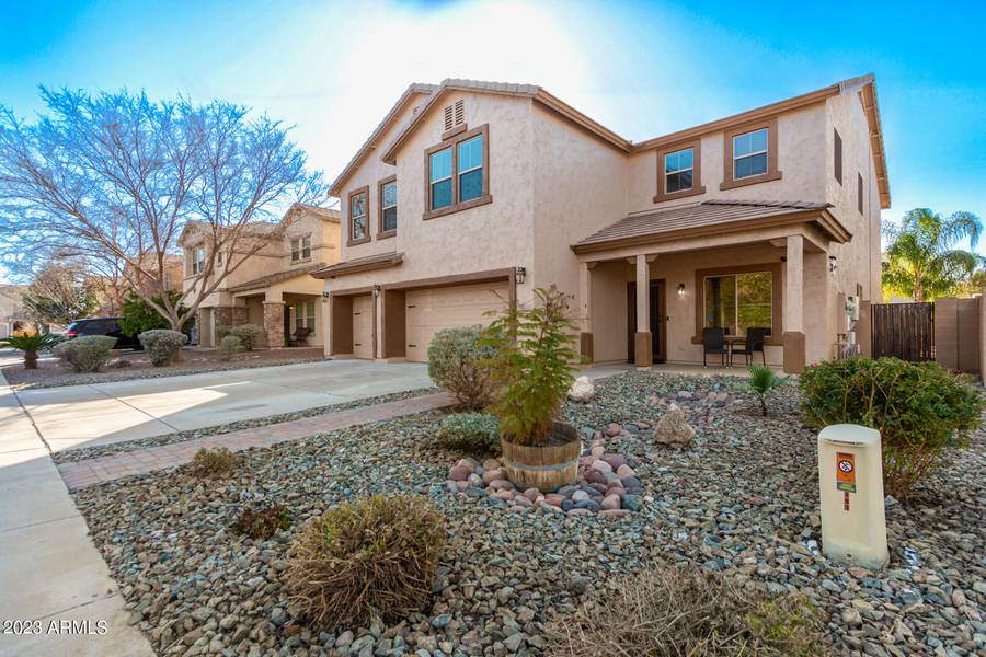 913 E COTTON FARM Lane, San Tan Valley, AZ 85140