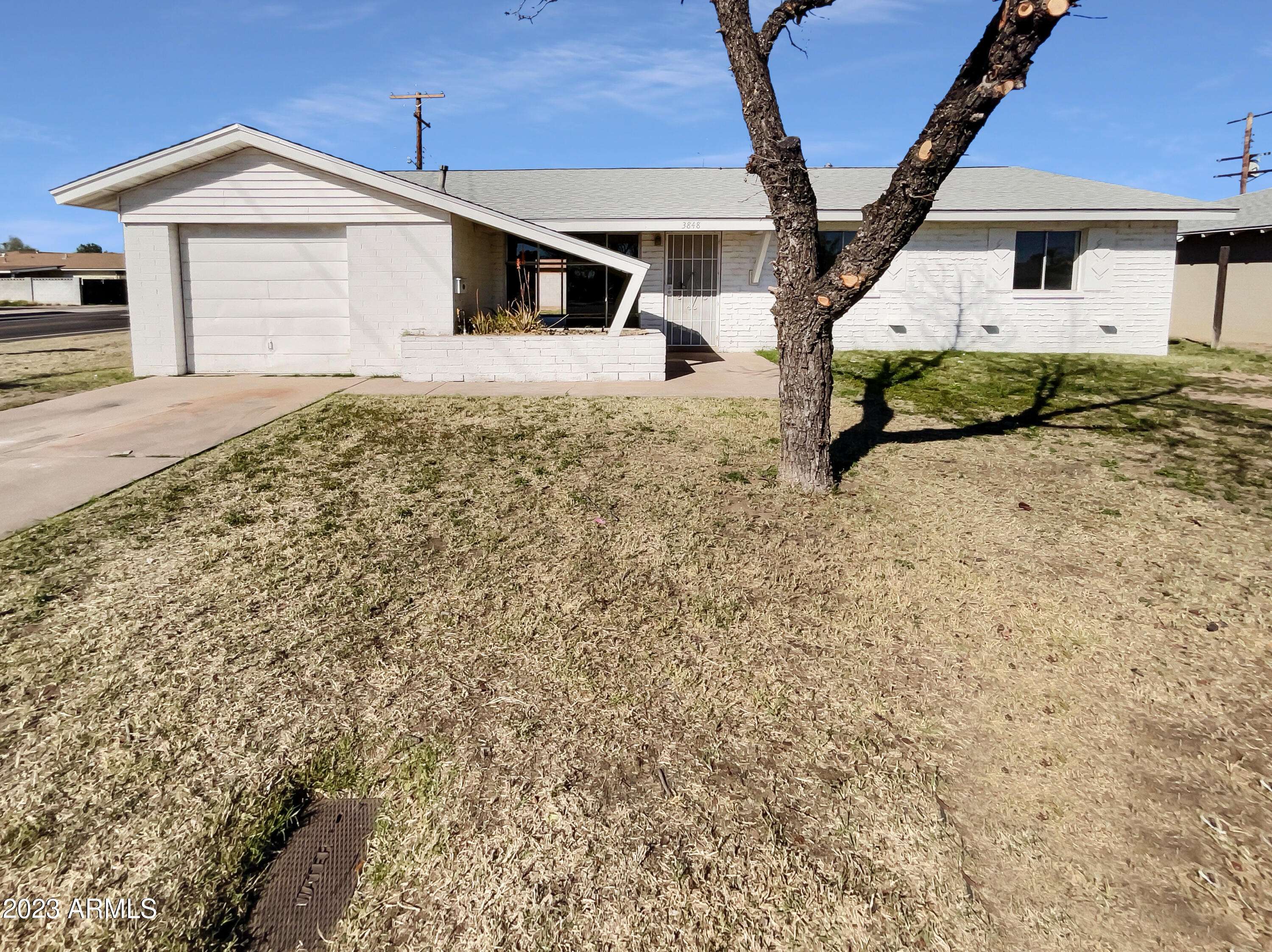3848 W GLENDALE Avenue, Phoenix, AZ 85051