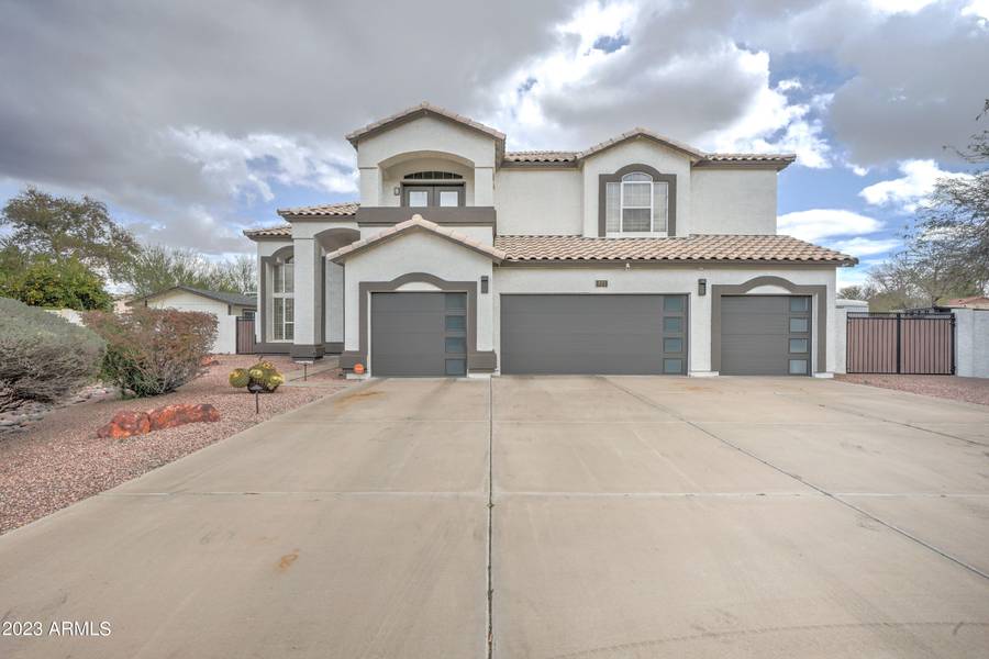 971 N POINCIANA Road, Gilbert, AZ 85234