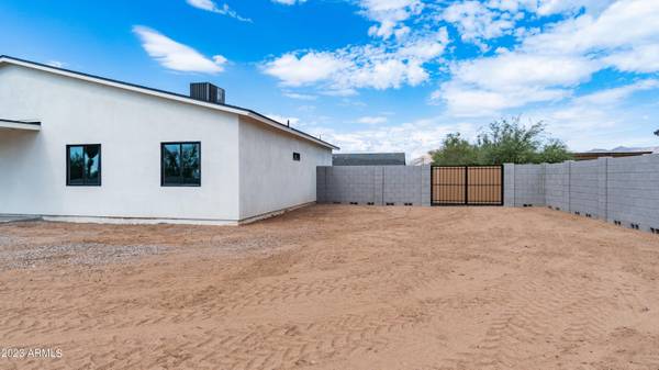 Apache Junction, AZ 85120,10555 E BUTTE Street